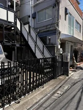 タワーサイド初台の外観
