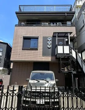 タワーサイド初台の外観