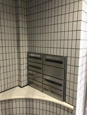 ルート人形町ビルの外観