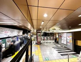 六本木駅