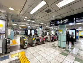 六本木駅