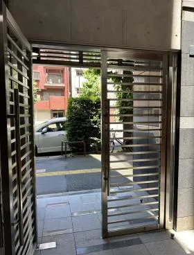日本パルスモータービルの外観