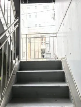 稲毛屋ビルの外観
