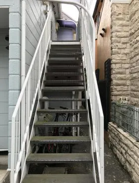高野歯科店舗ビルの外観
