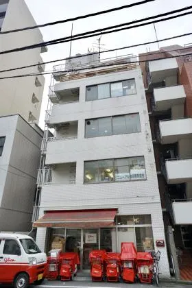 新富町一丁目ビルの外観