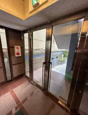 キャッスル安斎ビルの外観