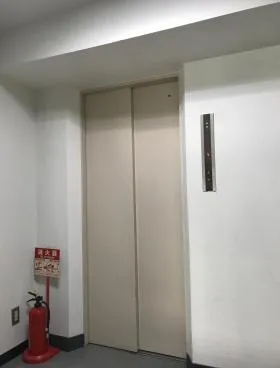 砂原ビルの外観