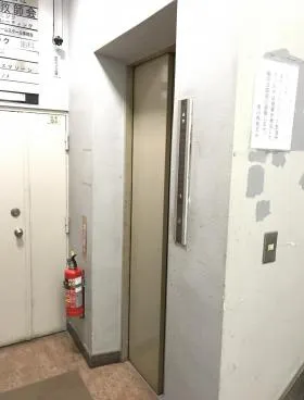 青山外苑ビルの外観