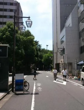 丸栄ビルの外観