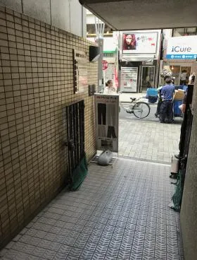 丸岡ビルの外観