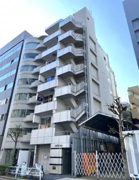 スズキビルの外観