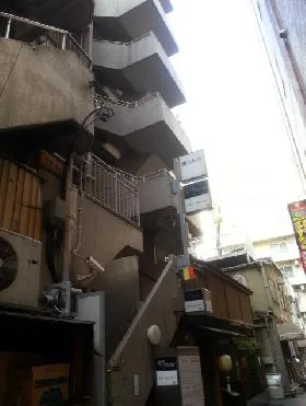 清川ビルの外観