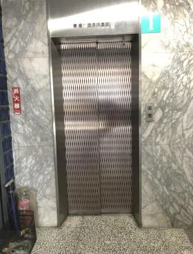 東宝工芸ビルの外観