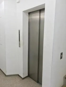 第二秋月ビルの外観