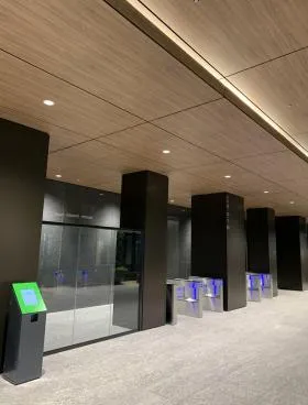 コモレ四谷(YOTSUYA TOWER(四谷タワー)の外観