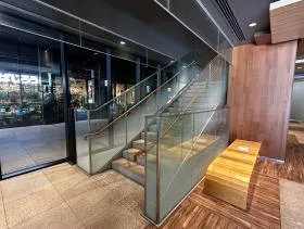 コモレ四谷(YOTSUYA TOWER(四谷タワー)の外観