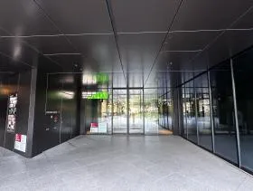 コモレ四谷(YOTSUYA TOWER(四谷タワー)の外観
