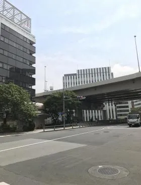 エクサムビルの外観