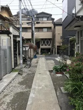 リヨンドール六本木の外観