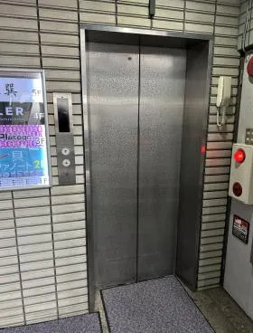 丸八小林第二ビルの外観