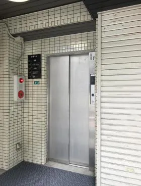 吉角ビルの外観
