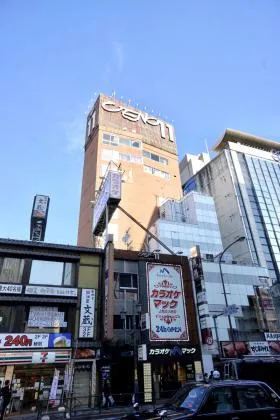 ウエノイレブンの外観