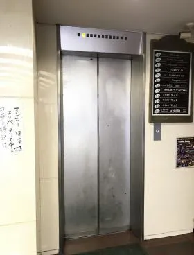 ウエノイレブンの外観