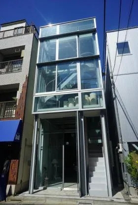 ジラフビルの外観