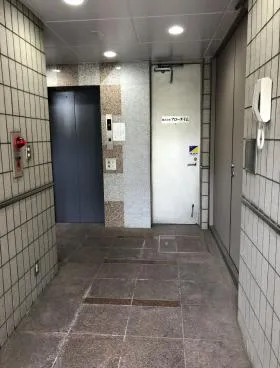 Oビルの外観