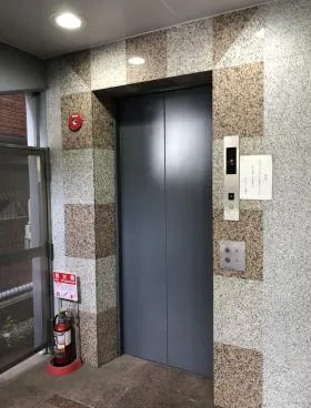 Oビルの外観