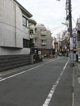 光倫ビルの外観