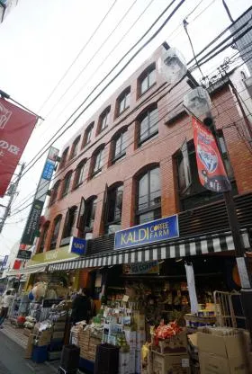 ピアザ近江屋ビルの外観