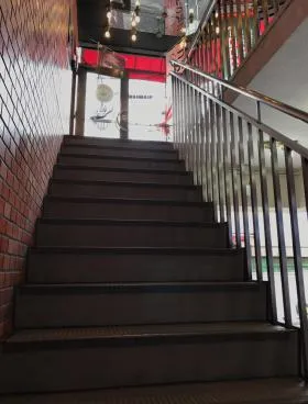 ピアザ近江屋ビルの外観