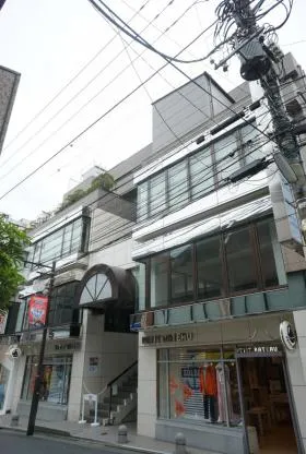 T&Tビルの外観
