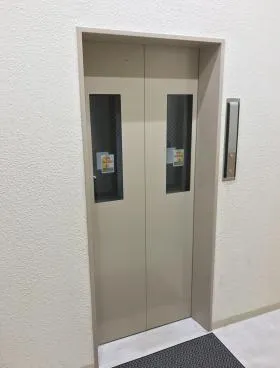 森住ビルの外観