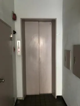タロービルの外観