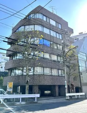 伊皿子二番館ビルの外観