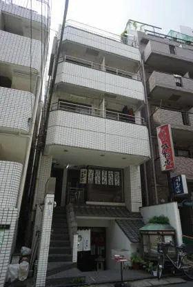 コルベール神泉ビルの外観