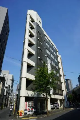 精和ビルの外観