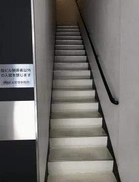 神山ビルの外観