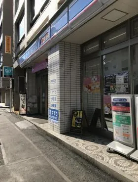 東京家具会館ビルの外観