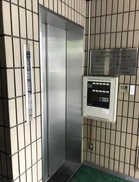 虎ノ門林ビルディングの外観