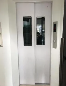 SYビルの外観