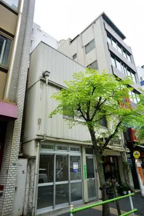 宇留野ビルの外観