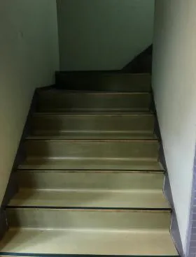 角田ビルの外観