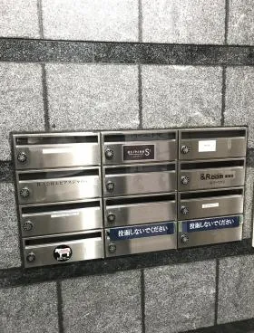 新宿ウエストスクエアビルの外観