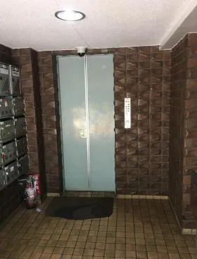 エフビルの外観