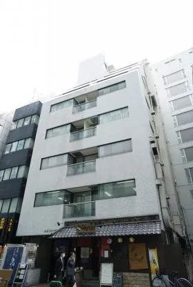 赤坂フローラビルの外観