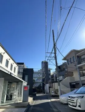 C&Cビルの外観