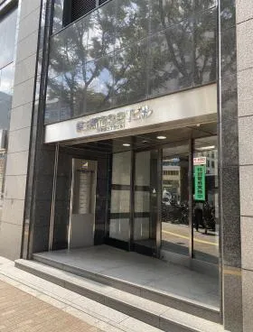 京王新宿321ビルの外観